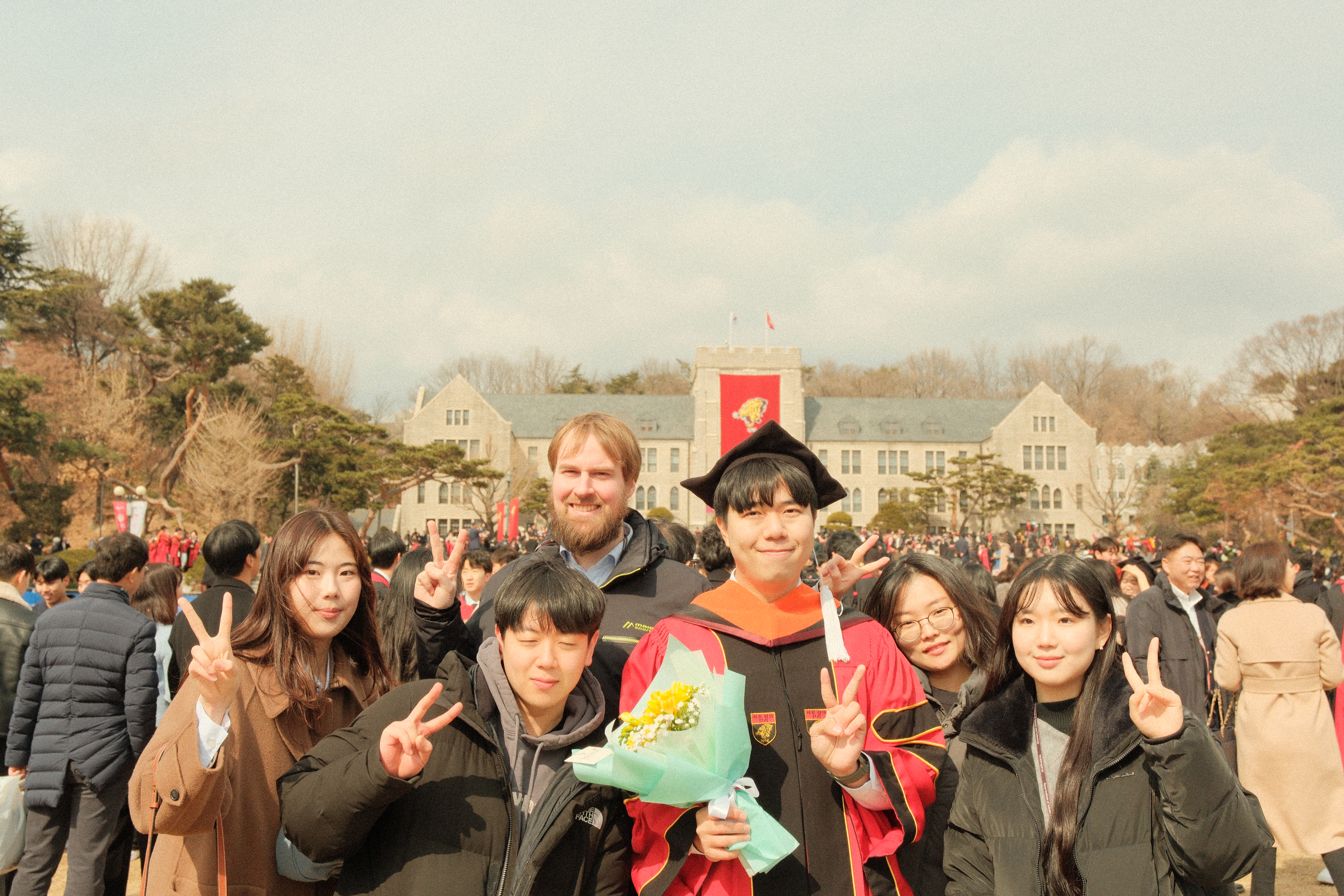 Hyeonwoo's MS graduation (2025.02)